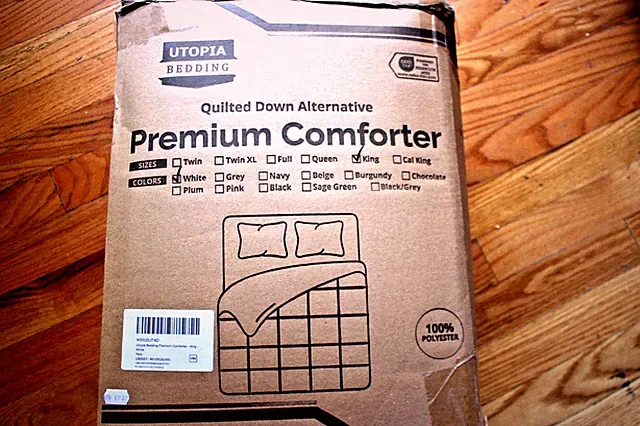 UTOPIA PREMIUM COMFORTER KING SIZE WHITE QUILTED DOWN ALTERNATIVE POLYESTER